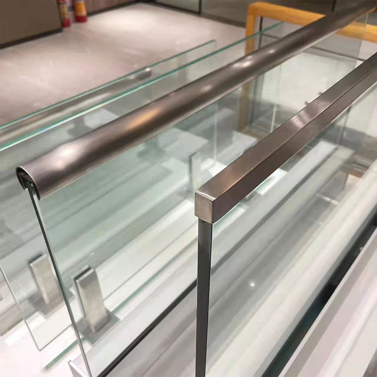 Safety Glass Frameless Railing Design Balcony Mounted U Channel Laminated Glass Patio Baluster Terrace Balcony Handrail Railing