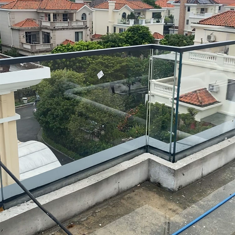  Glass Railing Balcony 