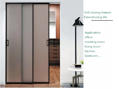 The sliding door is so bright, transparent and large that the neighbors said they admired it!