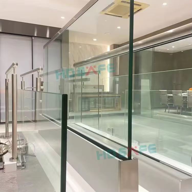 Outdoor Aluminum U Channel Glass Railing Profile Balcony Laminated Frameless Glass Balustrade Railing Clamp Deck Glass Handrail