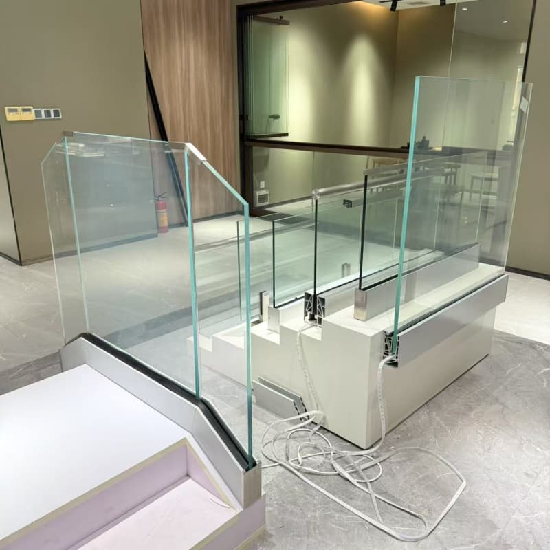 Exterior LED Light Aluminum Glass Balustrade U Channel Glass Railing for Deck Balcony Project Safe Patio Roof Led Railing System