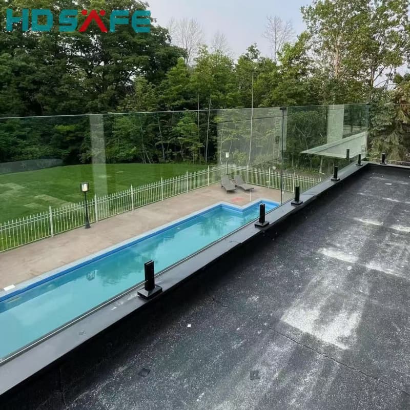 China Outdoor 10-12mm Tempered Glass Swimming Pool Fence Frameless Transparent Tempered Glass Balcony Tempered Glass Railing