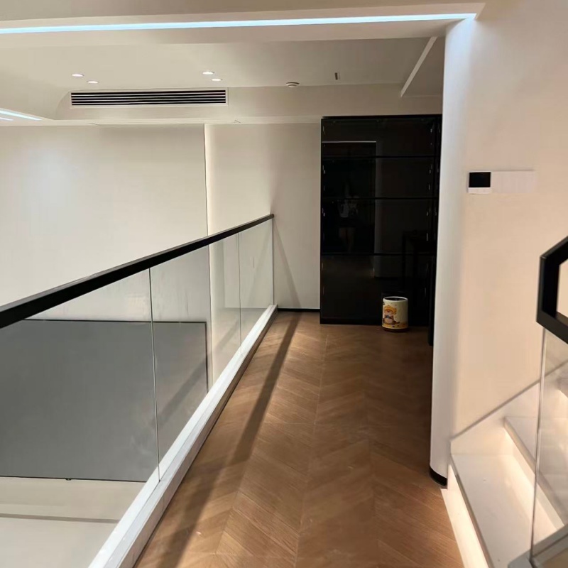 Australian Holiday Apartment Villa Glass Handrail Project Glass Balustrade Glass Barrier for Decking Railing System Floor Mounted