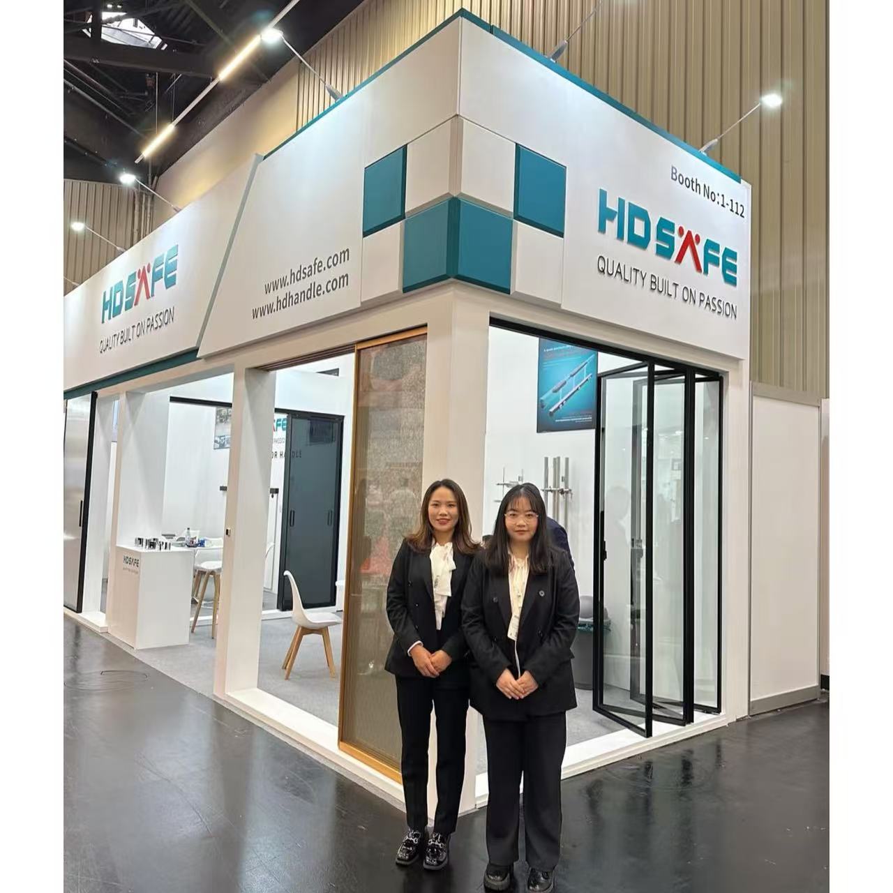 American Five-star Hotel Glass Sliding Door Custom Frame L Shape Sliding Partition Door Kitchen Aluminum Sliding Door Hardware System