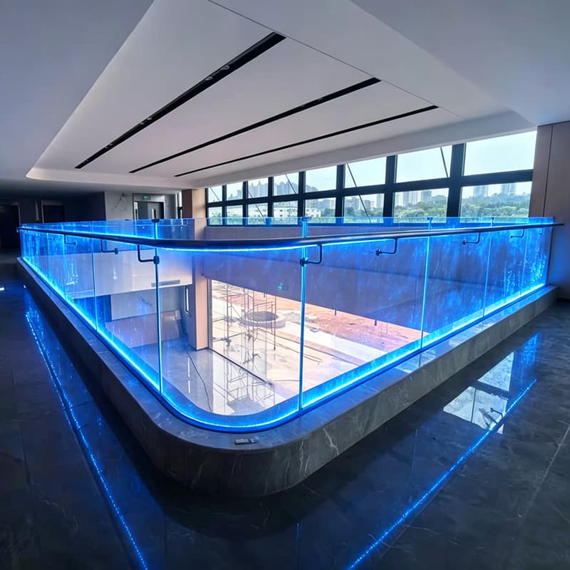 America Popular LED Glass Railing for Hotel Villa Home Outdoor Indoor Laminated Glass Balustrade Deck Handrail Project